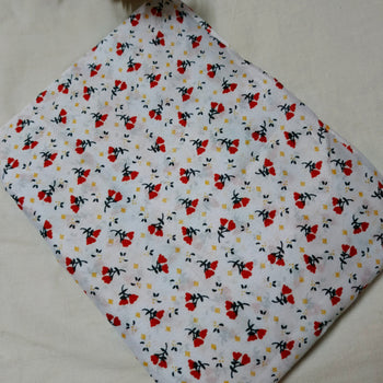 Namaz Chadar With Sleeves - White With Red Flowers