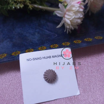 Flower Style Magnetic Pin - Dark Brown